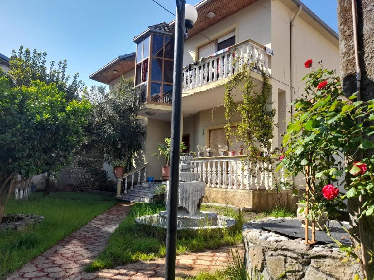 Gather Inn Guest House Шкодер Экстерьер фото