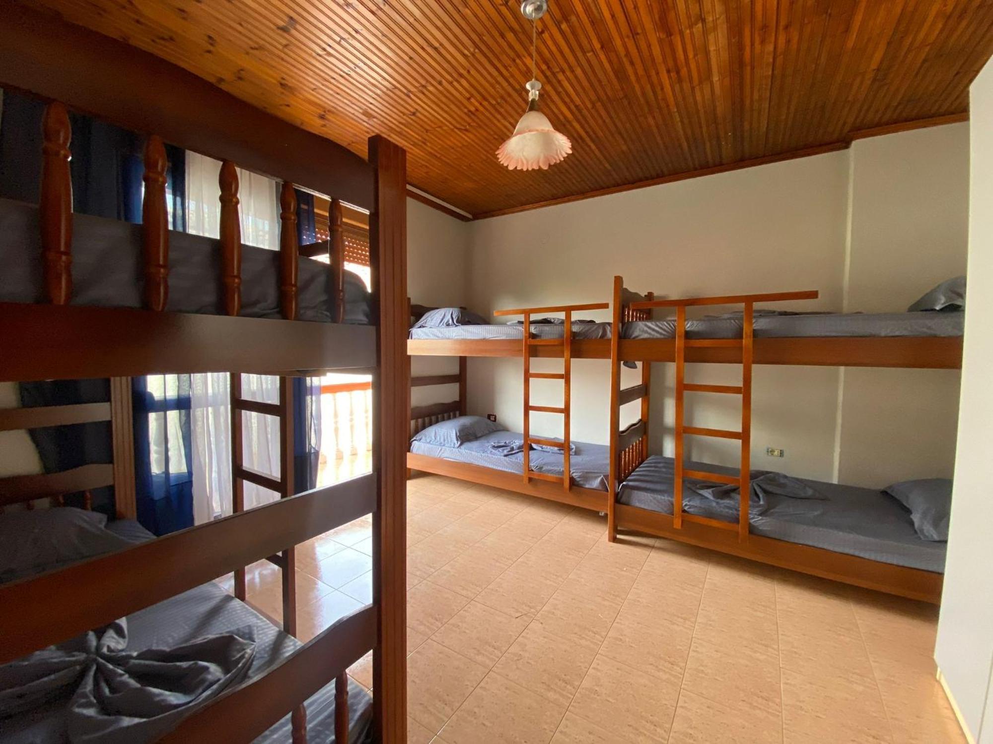 Gather Inn Guest House Шкодер Экстерьер фото